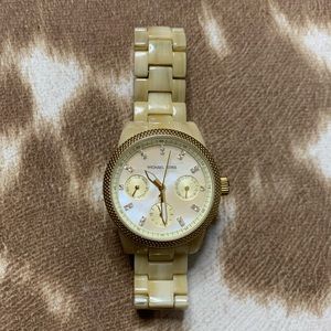 Mk5039 Women's Mother of Pearl Gold Tone Watch